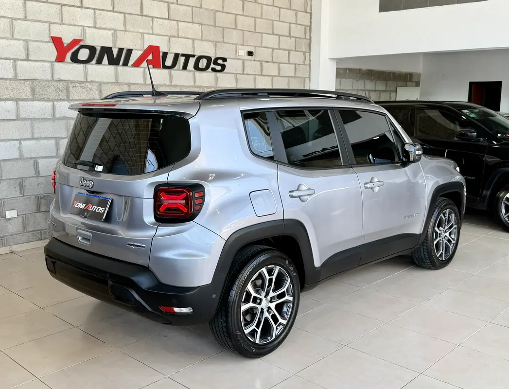 Mira esta publicación de Jeep Renegade 2024 en Motordil