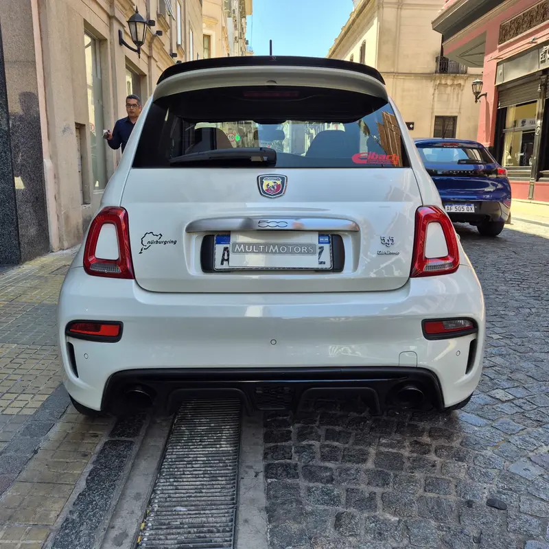Mira esta publicación de Fiat 500 Abarth 2019 en Motordil