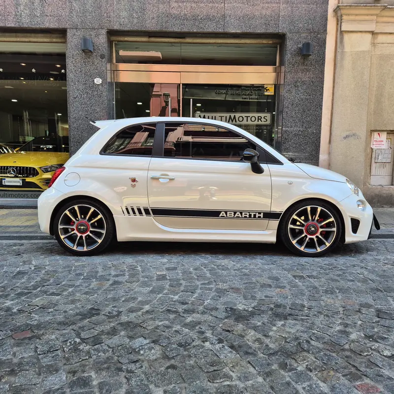 Mira esta publicación de Fiat 500 Abarth 2019 en Motordil