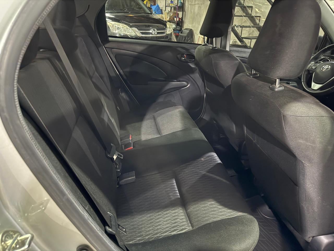 Mira esta publicación de Toyota Etios 2020 en Motordil