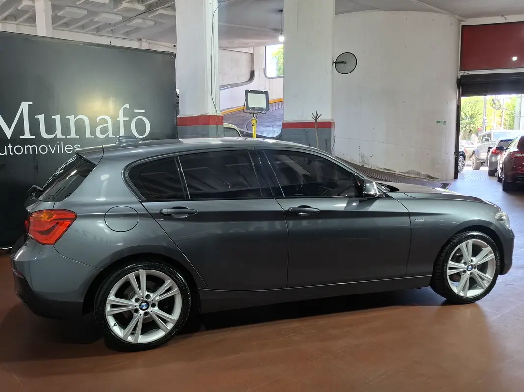 Mira esta publicación de BMW Serie 1 2017 en Motordil