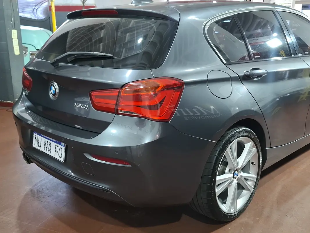 Mira esta publicación de BMW Serie 1 2017 en Motordil