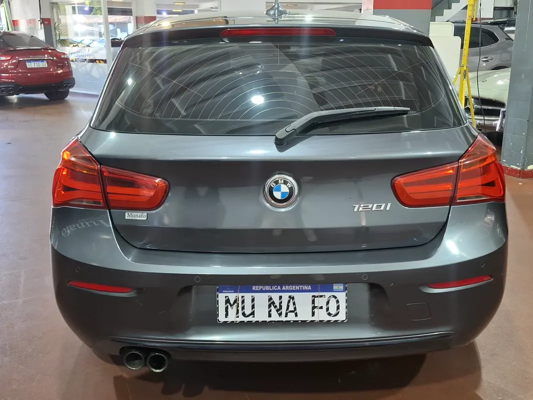 Mira esta publicación de BMW Serie 1 2017 en Motordil