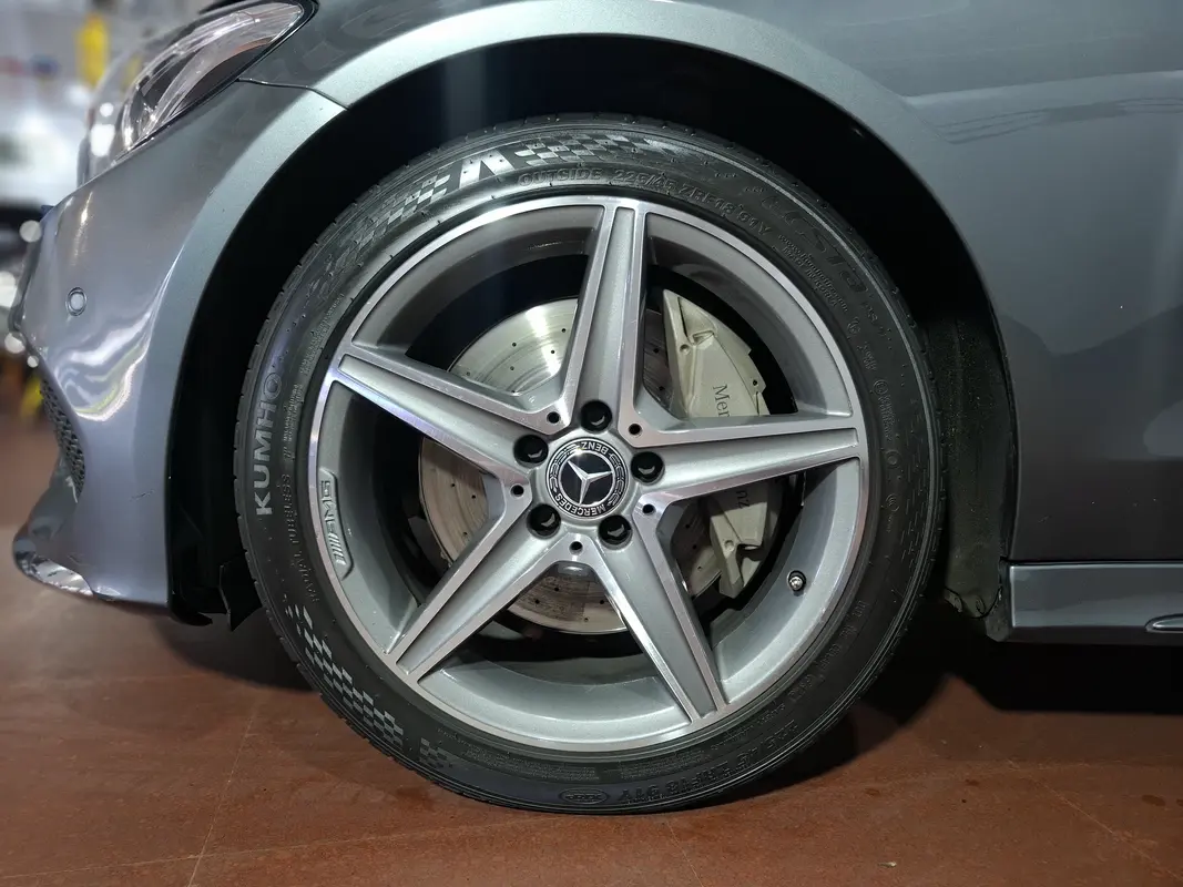 Mira esta publicación de Mercedes Benz Clase C 2018 en Motordil