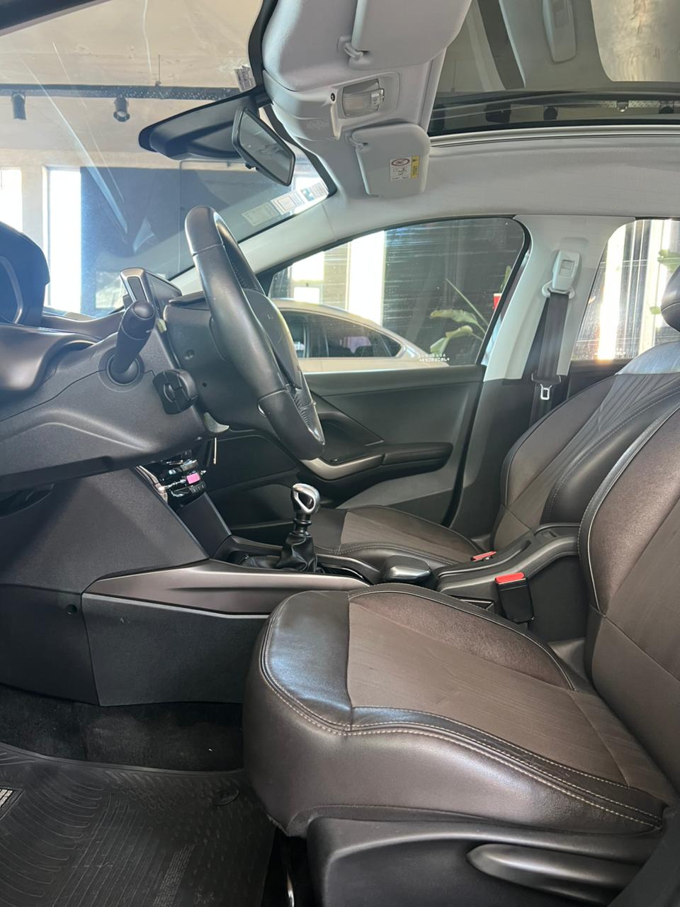 Mira esta publicación de Peugeot 2008 2018 en Motordil