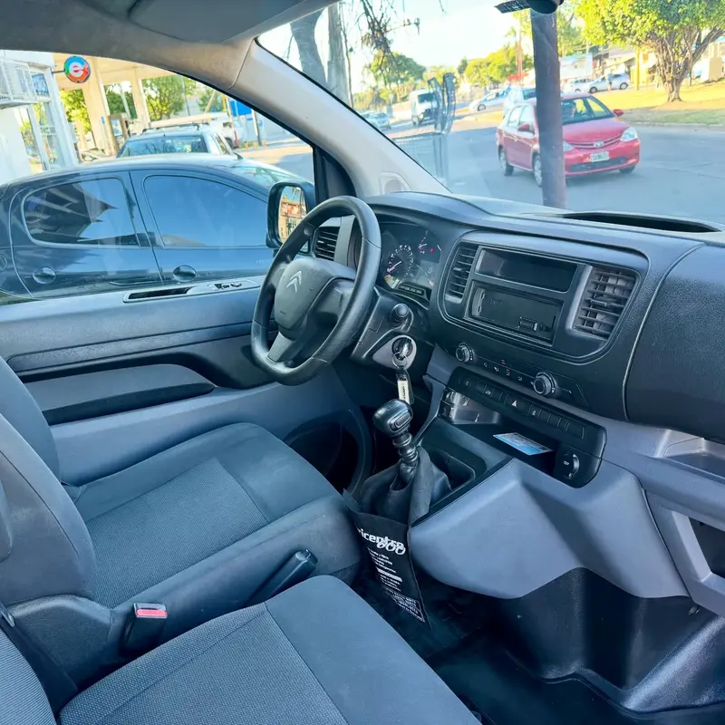 Mira esta publicación de Citroen Jumpy 2023 en Motordil