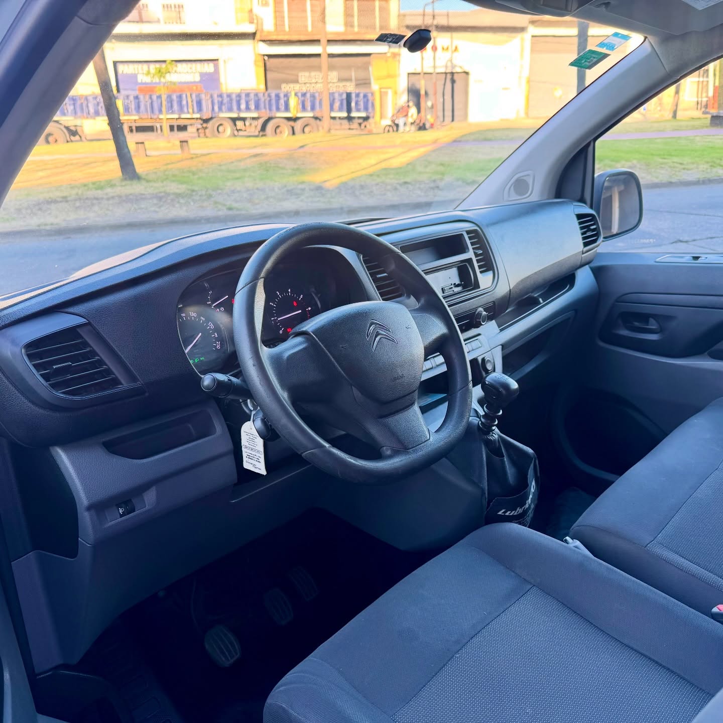 Mira esta publicación de Citroen Jumpy 2023 en Motordil