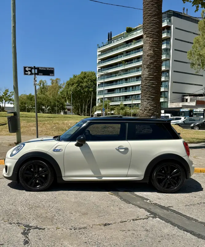 Mira esta publicación de Mini Cooper 2017 en Motordil