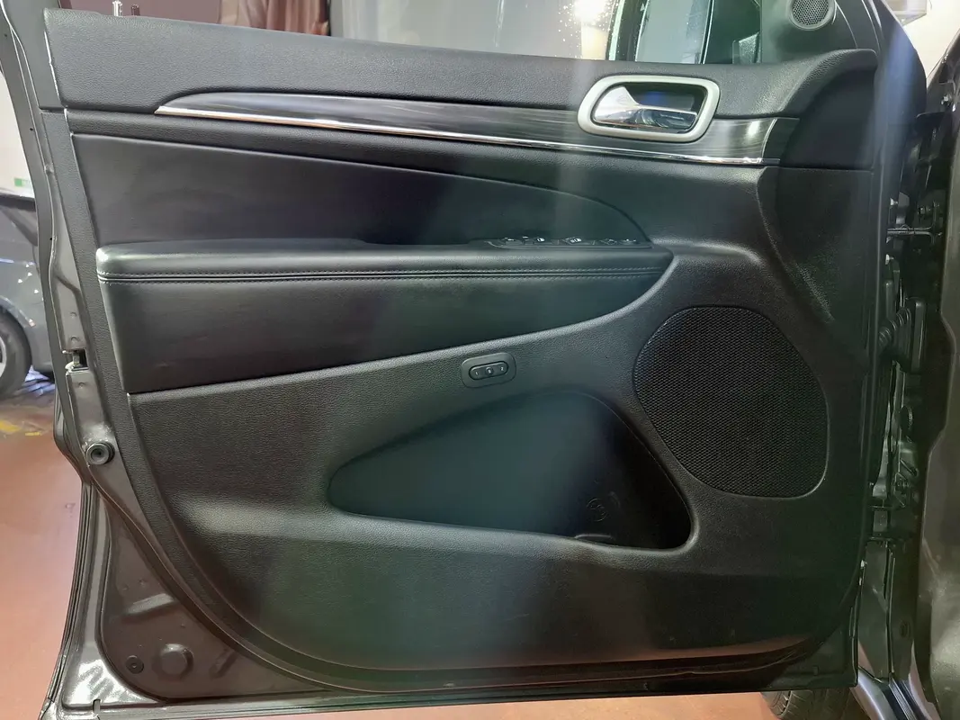 Mira esta publicación de Jeep Grand Cherokee 2021 en Motordil