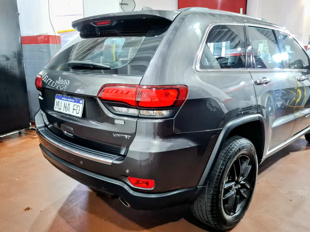 Mira esta publicación de Jeep Grand Cherokee 2021 en Motordil