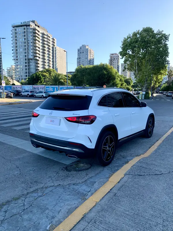 Mira esta publicación de Mercedes Benz GLA 2021 en Motordil