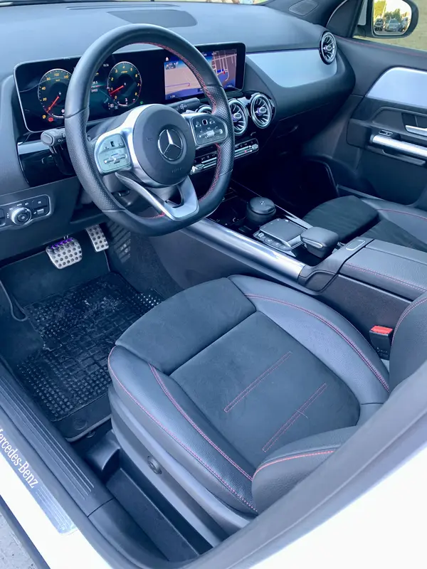 Mira esta publicación de Mercedes Benz GLA 2021 en Motordil