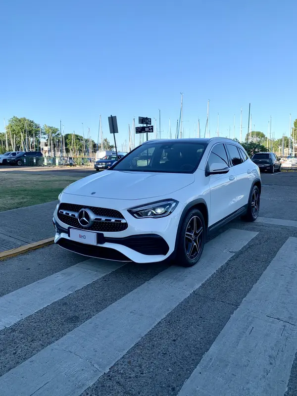 Mira esta publicación de Mercedes Benz GLA 2021 en Motordil