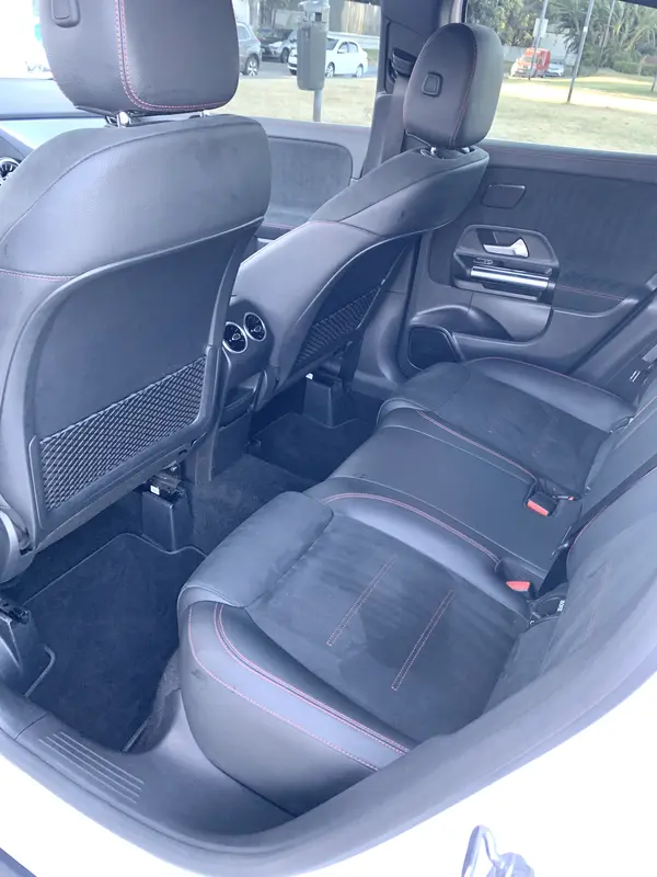 Mira esta publicación de Mercedes Benz GLA 2021 en Motordil