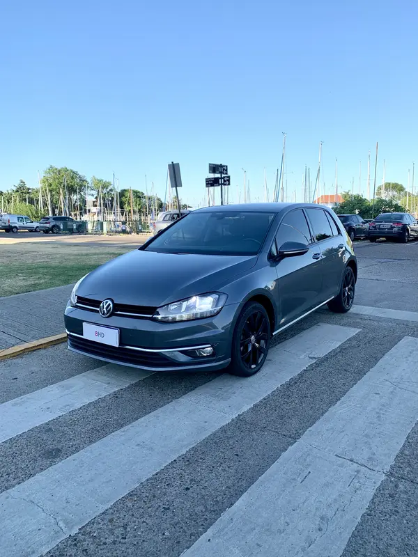 Mira esta publicación de Volkswagen Golf 2018 en Motordil