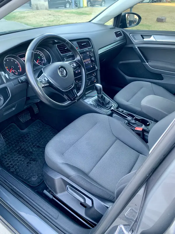 Mira esta publicación de Volkswagen Golf 2018 en Motordil