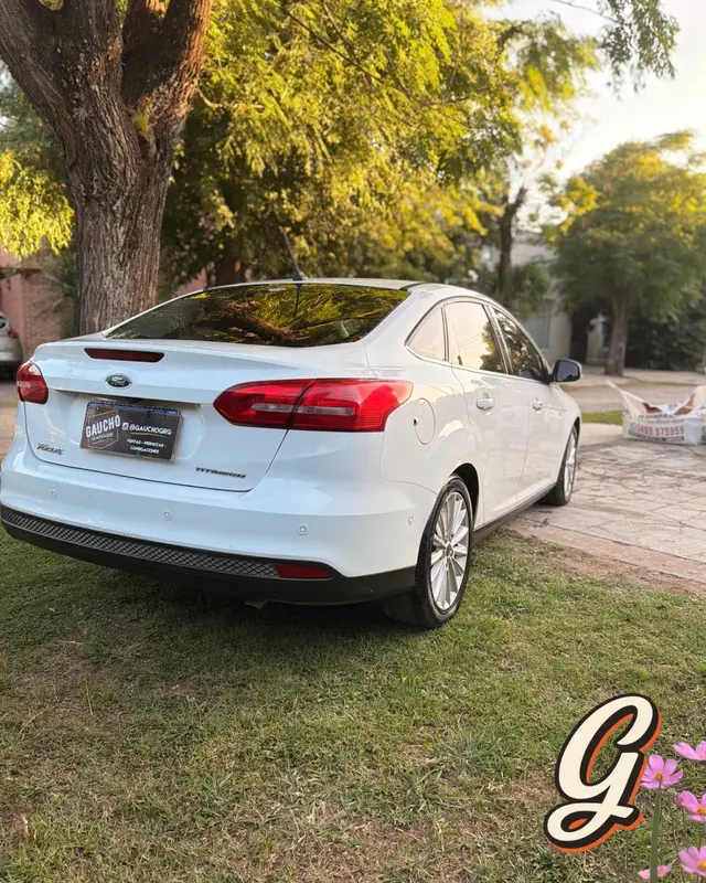 Mira esta publicación de Ford Focus 2018 en Motordil