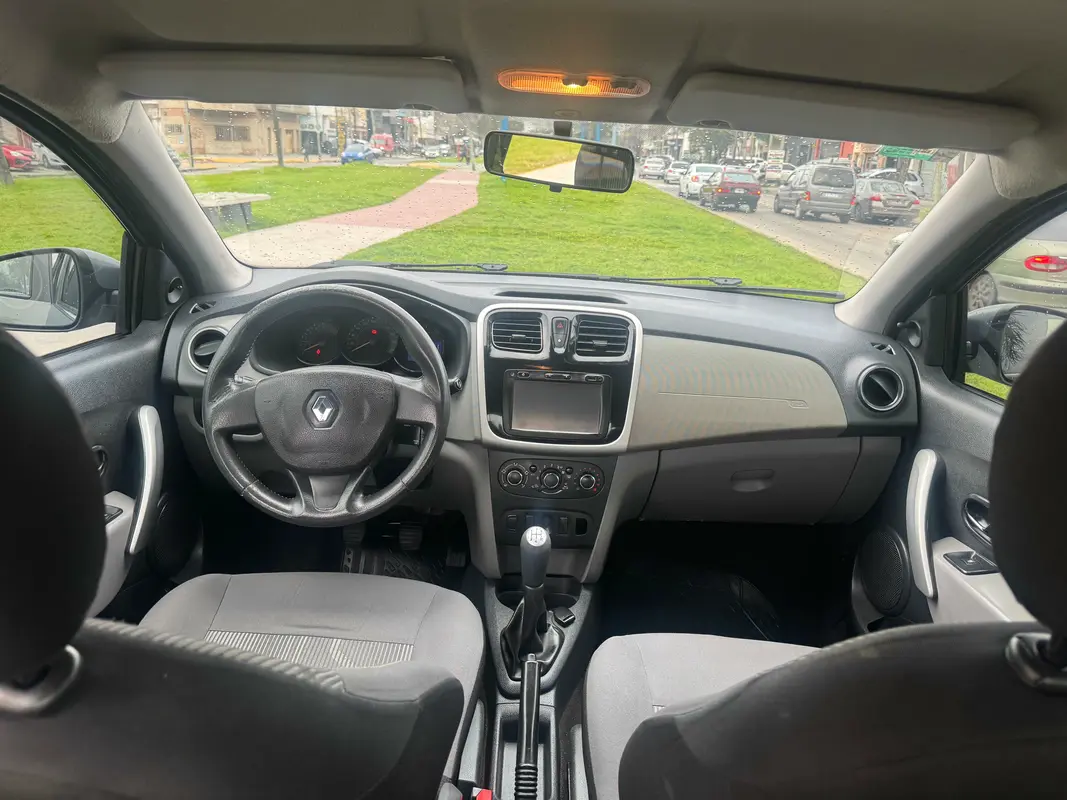 Mira esta publicación de Renault Logan 2015 en Motordil