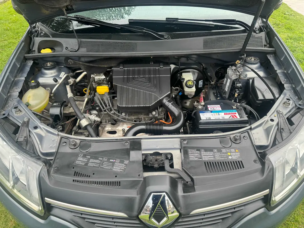 Mira esta publicación de Renault Logan 2015 en Motordil