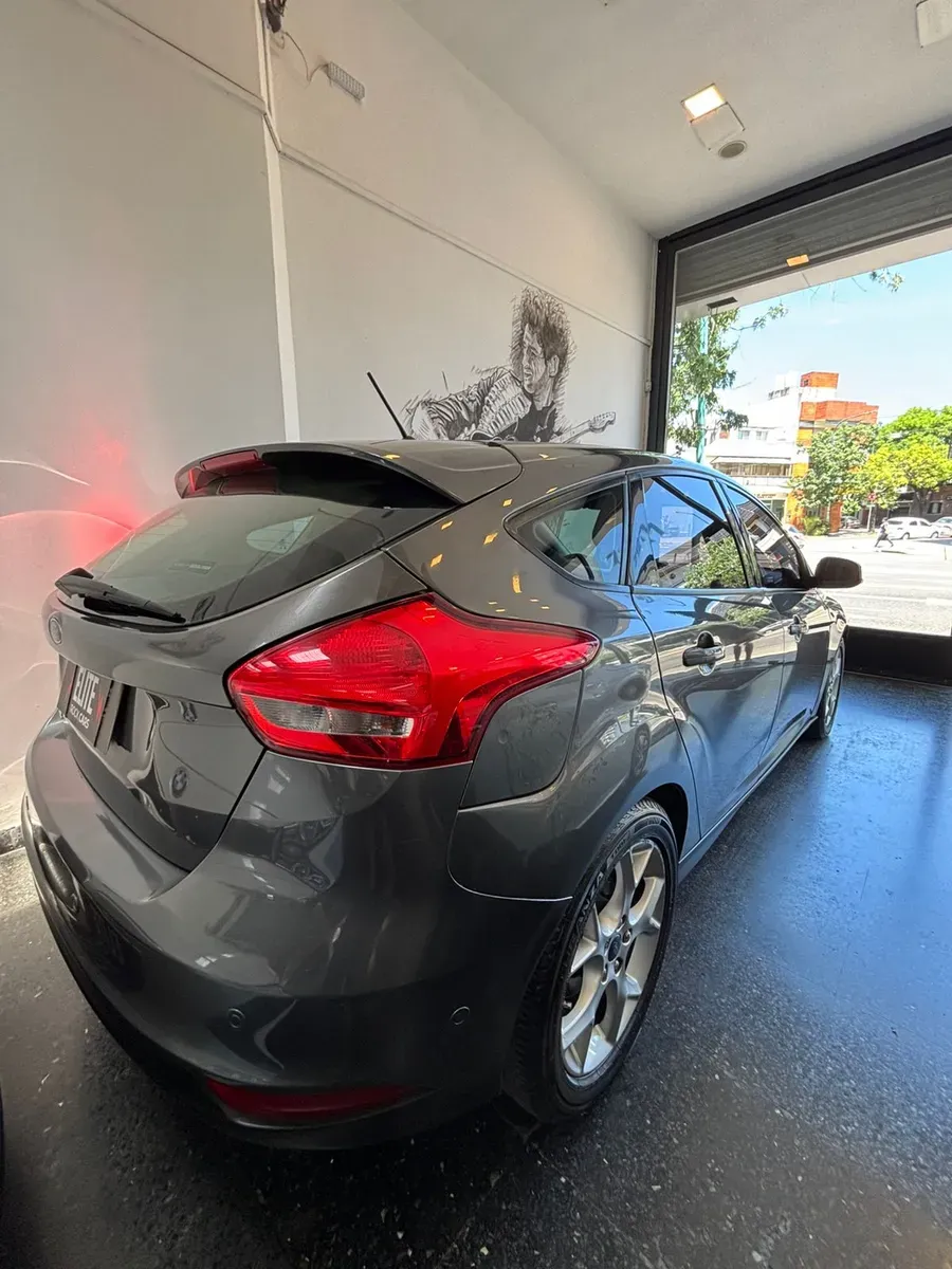 Mira esta publicación de Ford Focus 2018 en Motordil