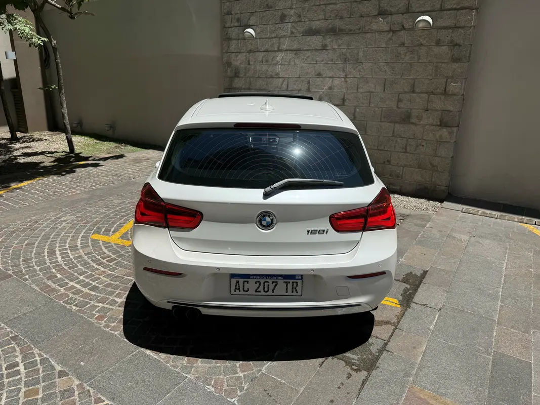 Mira esta publicación de BMW Serie 1 2018 en Motordil