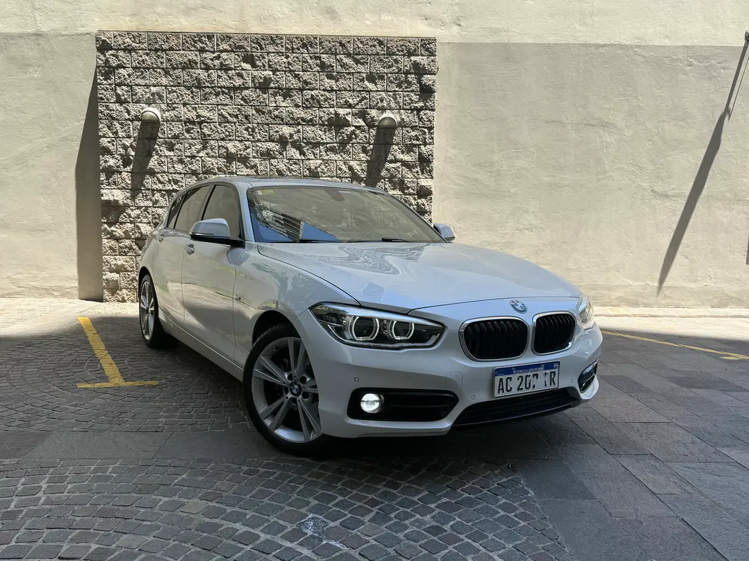 Mira esta publicación de BMW Serie 1 2018 en Motordil