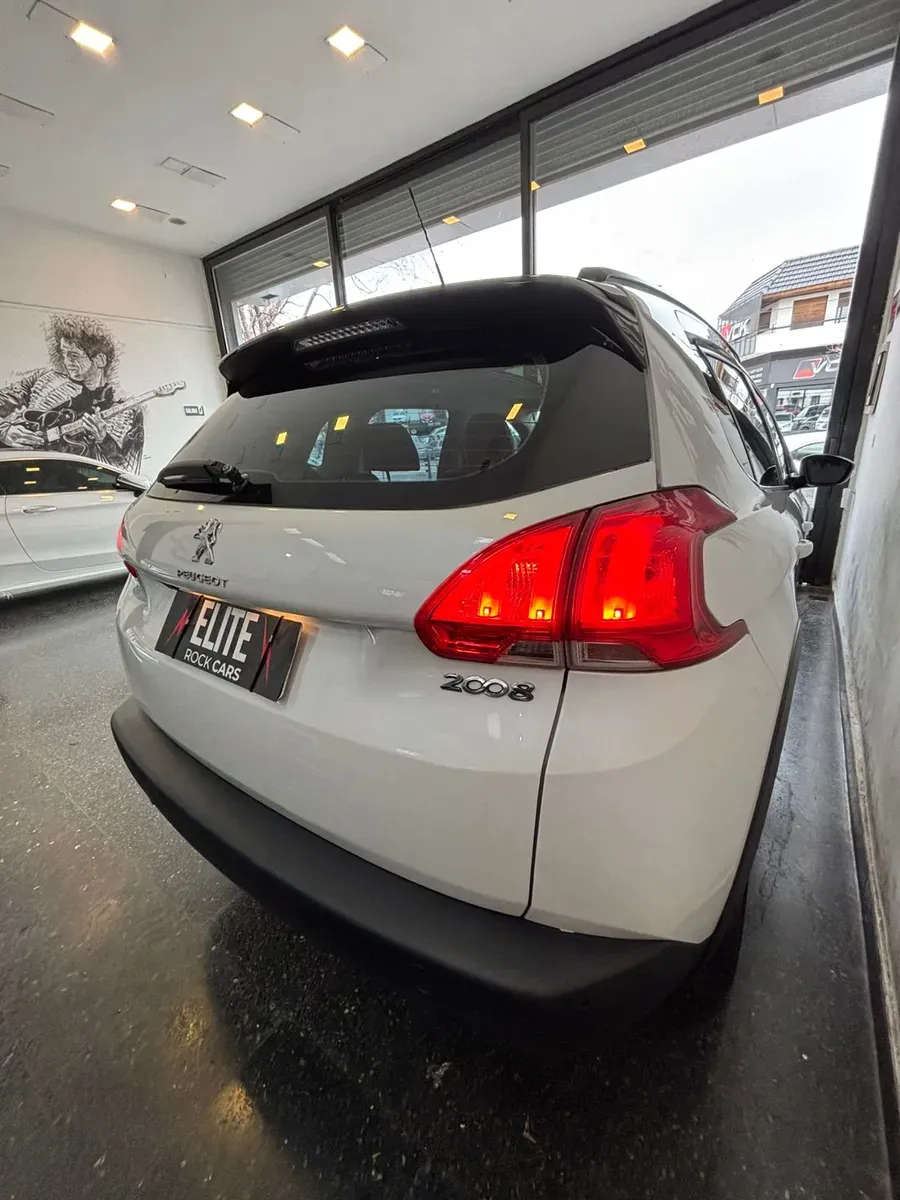 Mira esta publicación de Peugeot 2008 2022 en Motordil