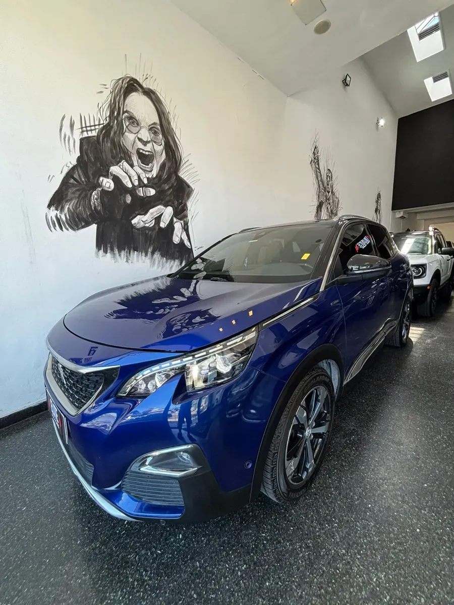 Mira esta publicación de Peugeot 3008 2018 en Motordil