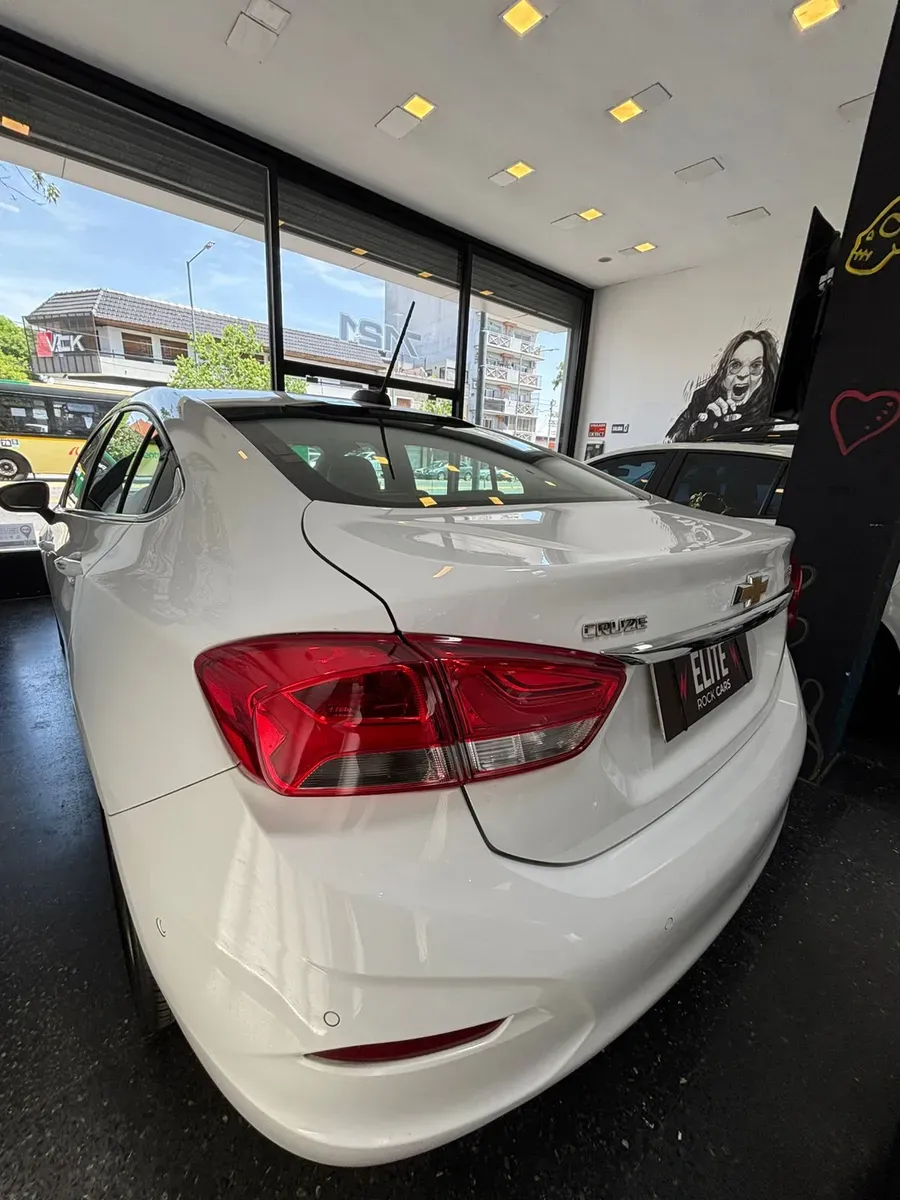 Mira esta publicación de Chevrolet Cruze 2023 en Motordil