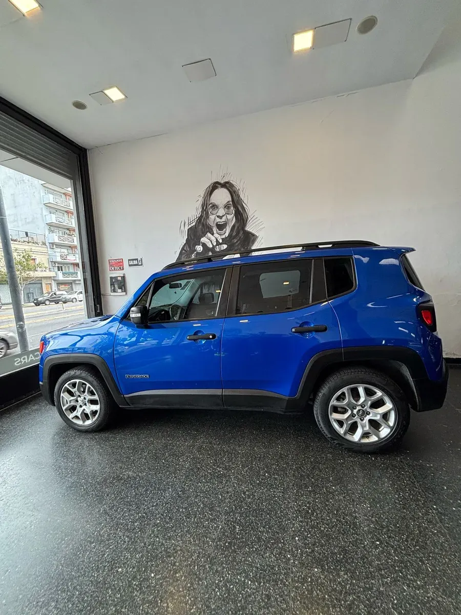 Mira esta publicación de Jeep Renegade 2018 en Motordil