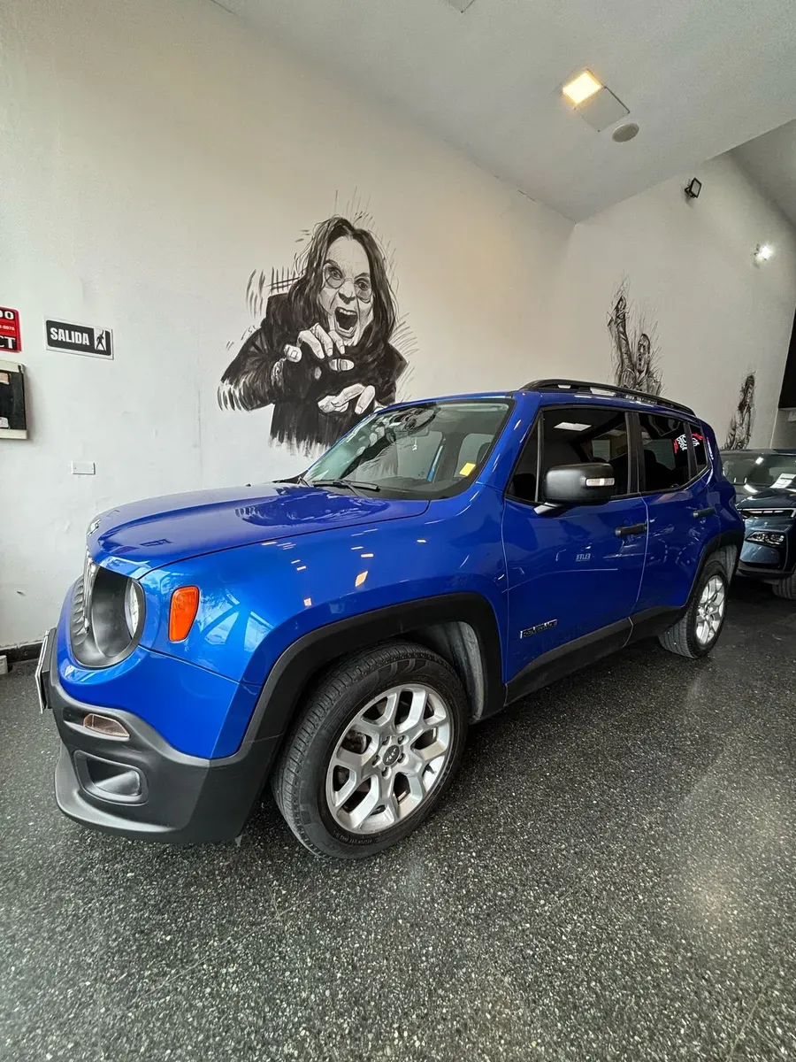 Mira esta publicación de Jeep Renegade 2018 en Motordil