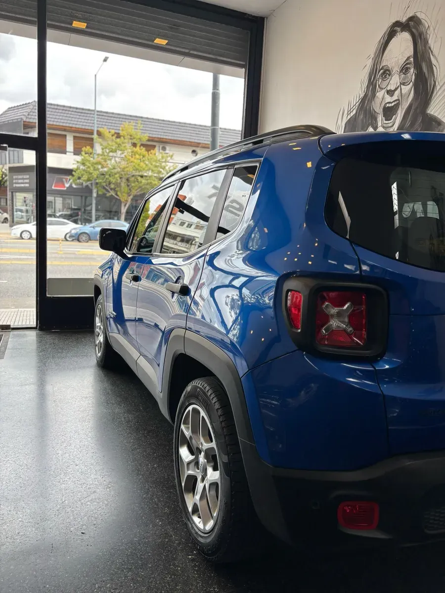 Mira esta publicación de Jeep Renegade 2018 en Motordil