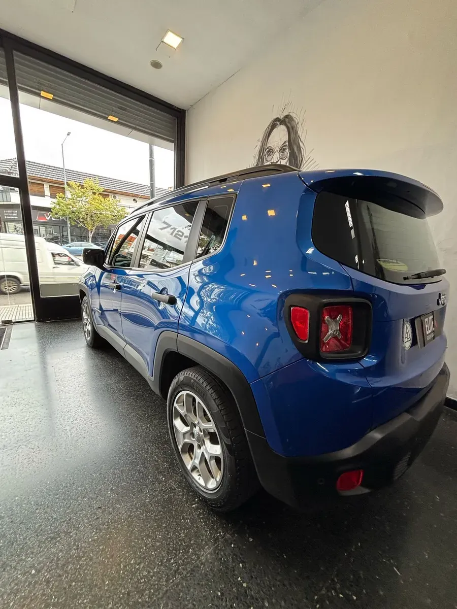 Mira esta publicación de Jeep Renegade 2018 en Motordil