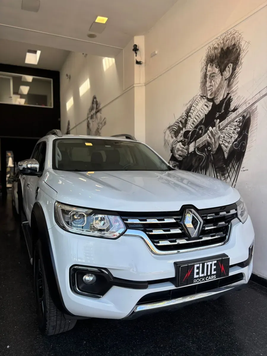 Mira esta publicación de Renault Alaskan 2023 en Motordil