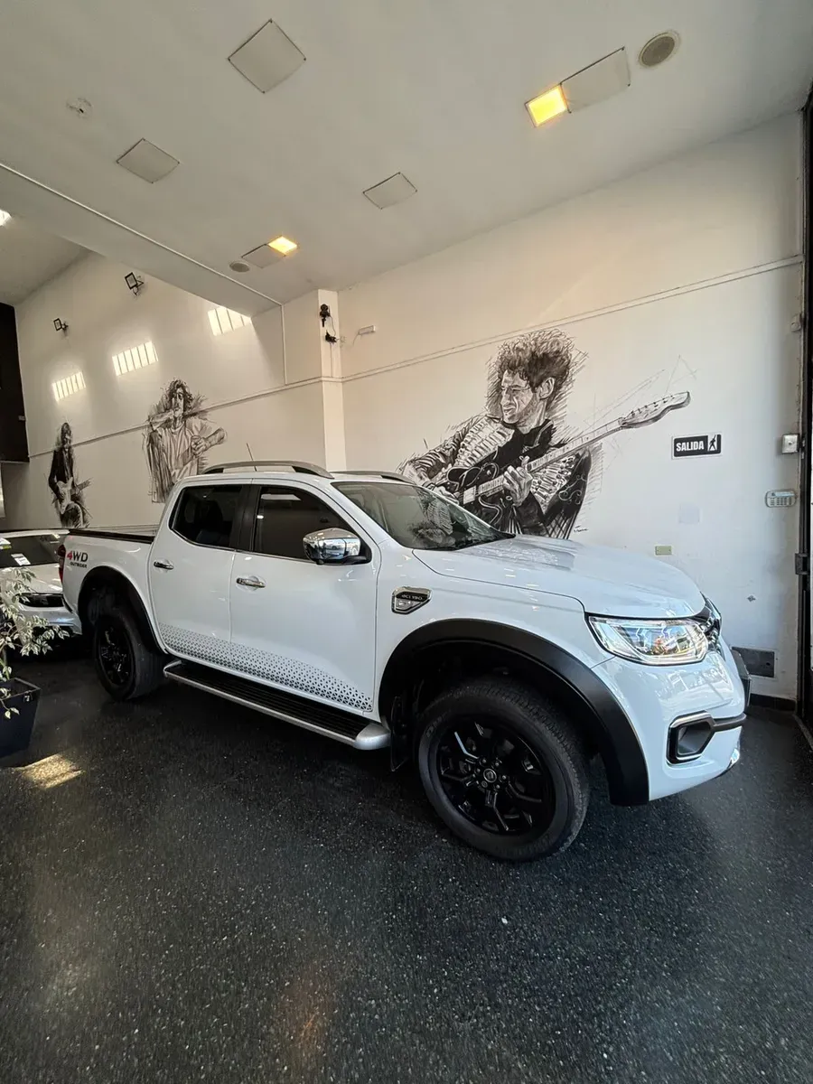 Mira esta publicación de Renault Alaskan 2023 en Motordil