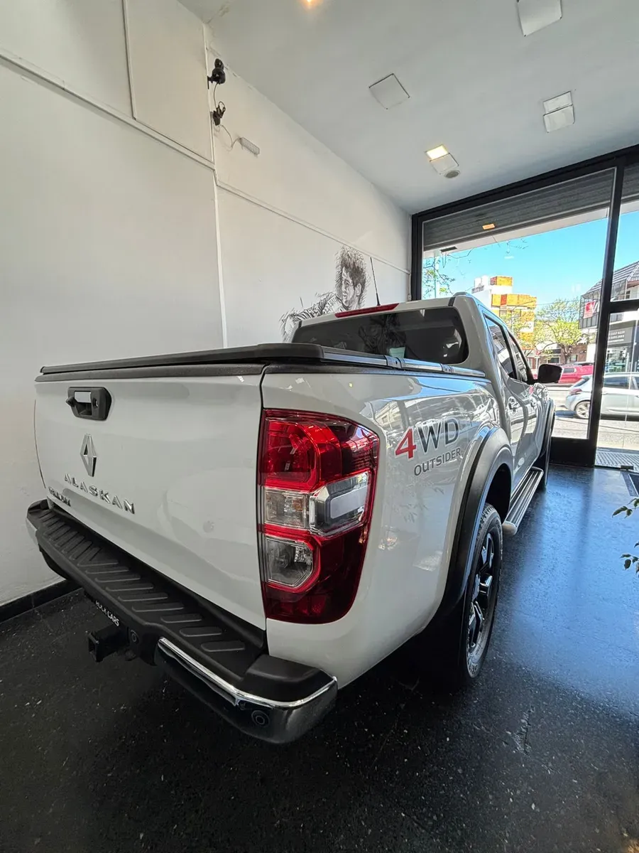 Mira esta publicación de Renault Alaskan 2023 en Motordil