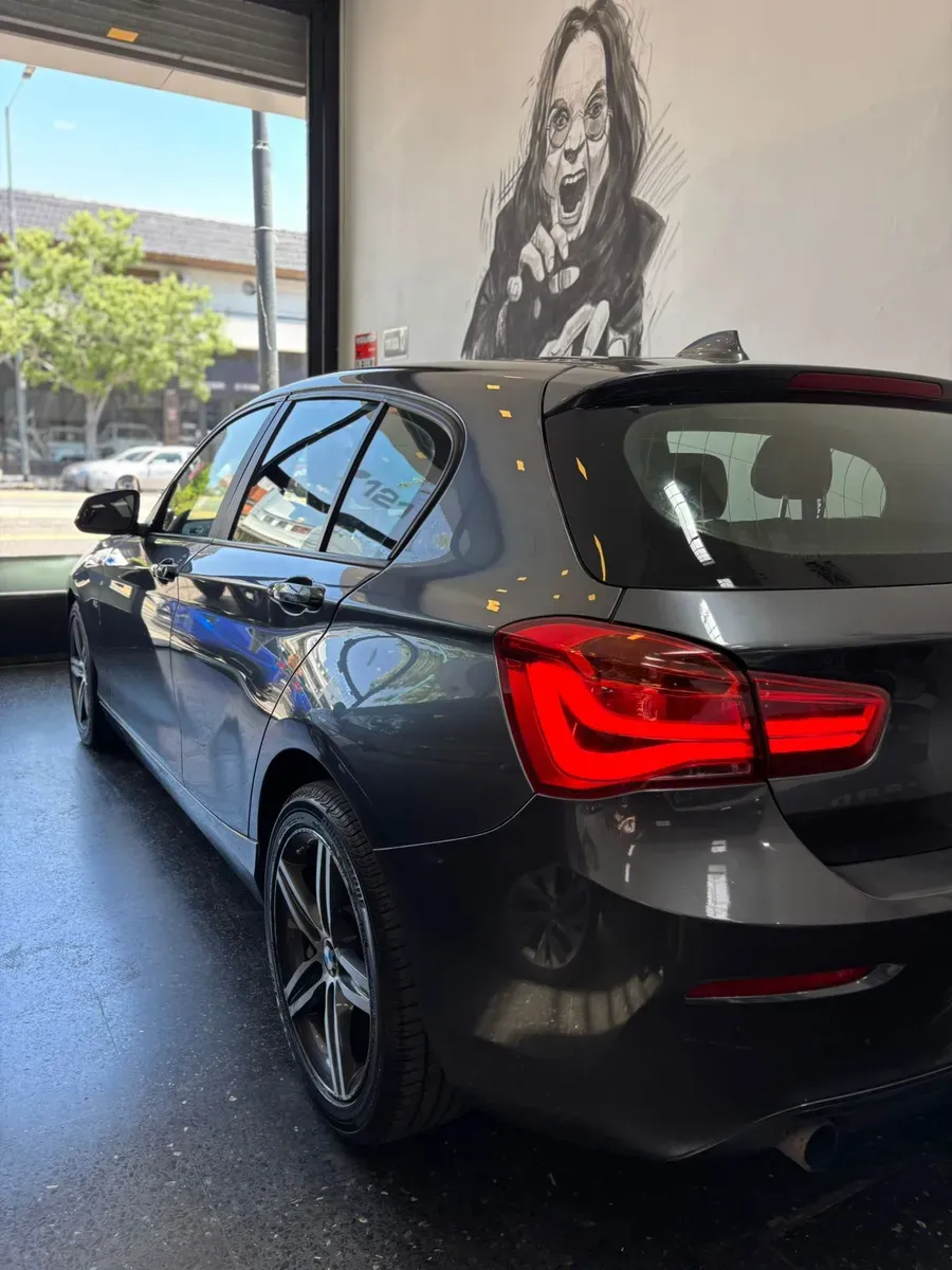 Mira esta publicación de BMW Serie 1 2020 en Motordil