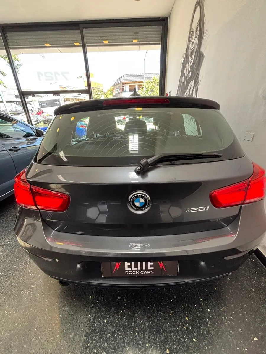 Mira esta publicación de BMW Serie 1 2020 en Motordil