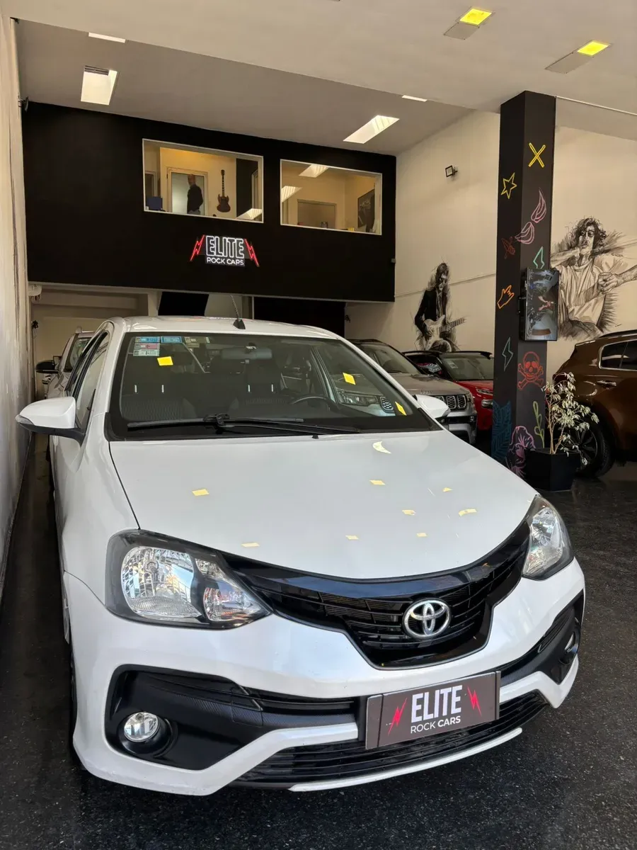 Mira esta publicación de Toyota Etios 2018 en Motordil
