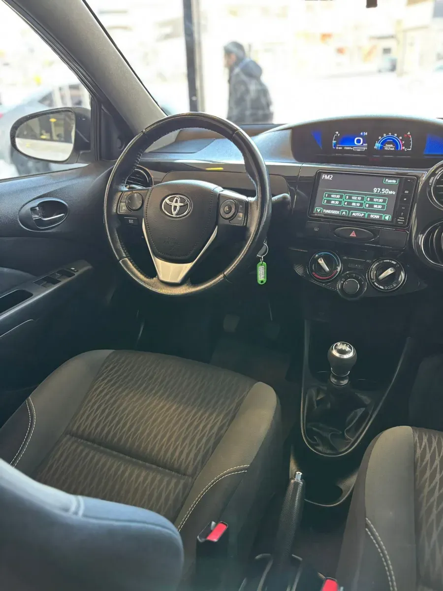 Mira esta publicación de Toyota Etios 2018 en Motordil