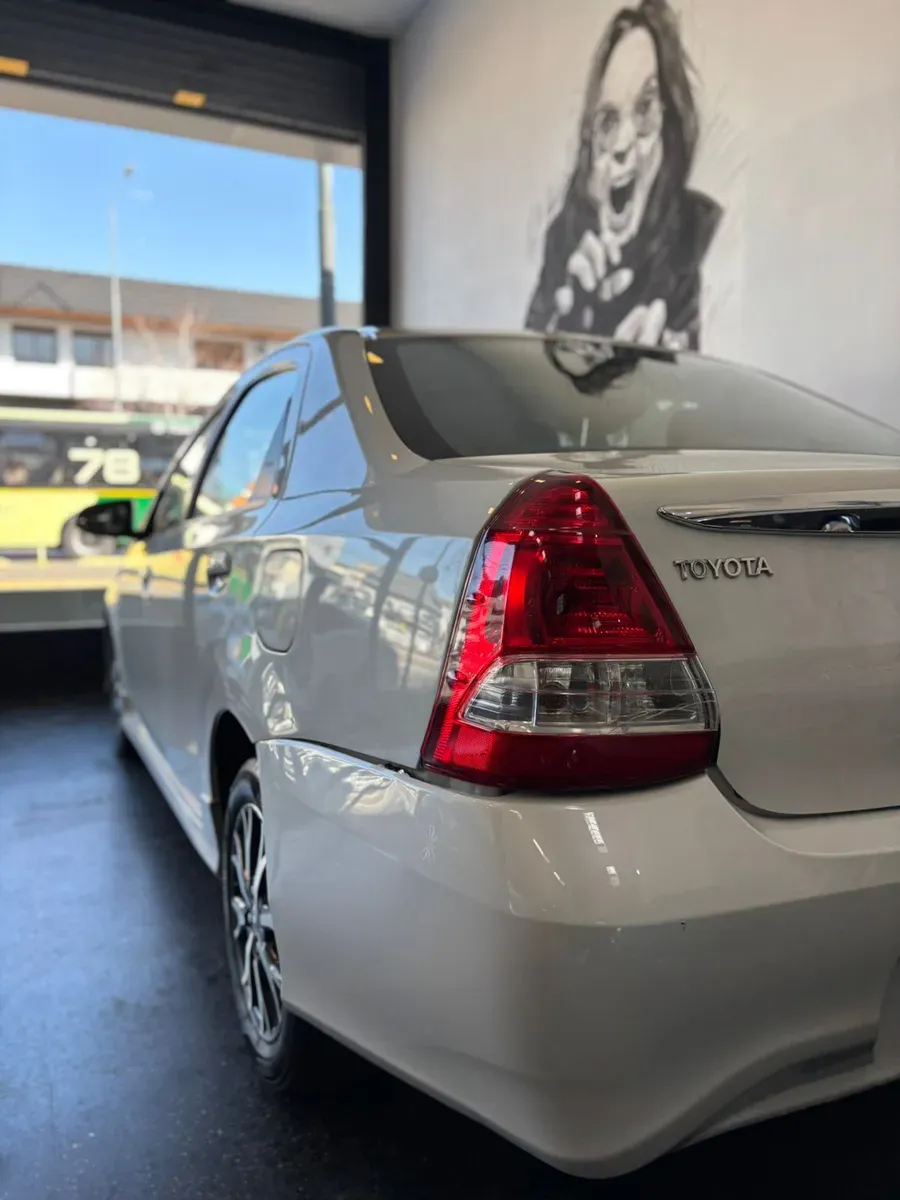 Mira esta publicación de Toyota Etios 2018 en Motordil