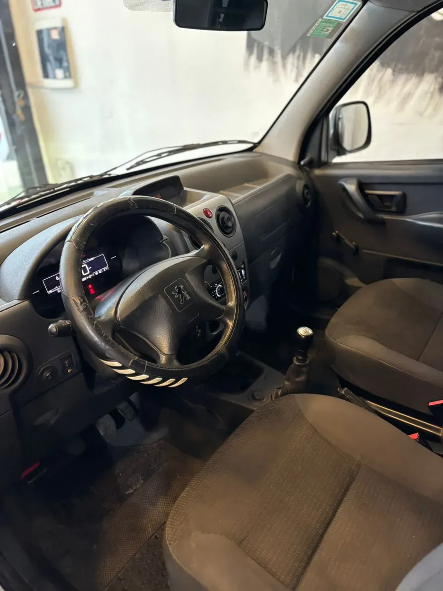 Mira esta publicación de Peugeot Partner 2018 en Motordil