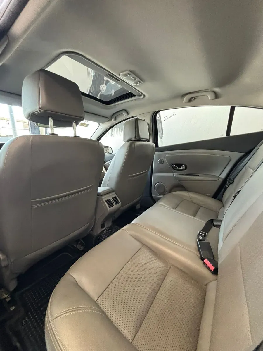 Mira esta publicación de Renault Fluence 2012 en Motordil