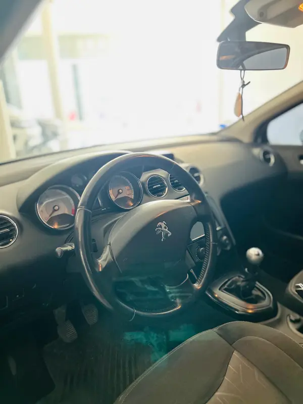 Mira esta publicación de Peugeot 408 2016 en Motordil