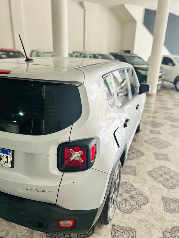 Mira esta publicación de Jeep Renegade 2016 en Motordil