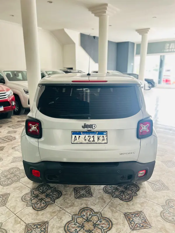 Mira esta publicación de Jeep Renegade 2016 en Motordil