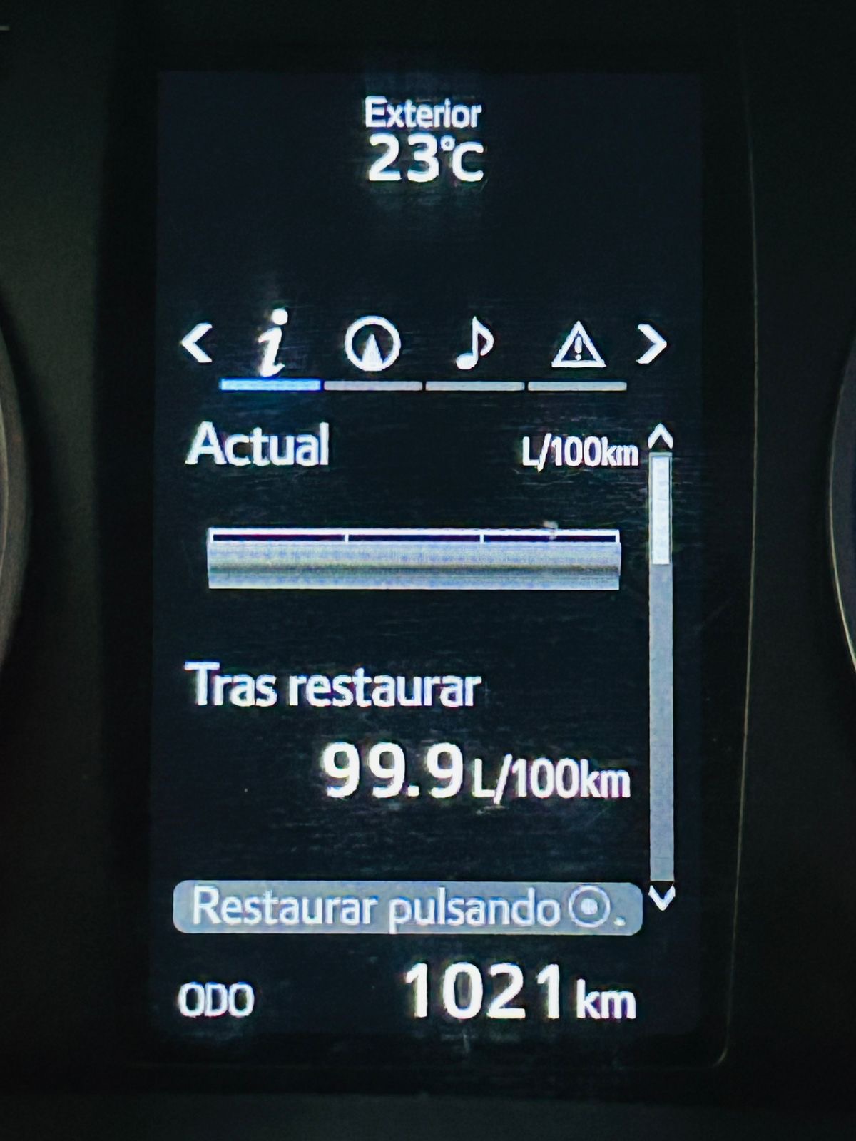 Mira esta publicación de Toyota Hilux 2018 en Motordil