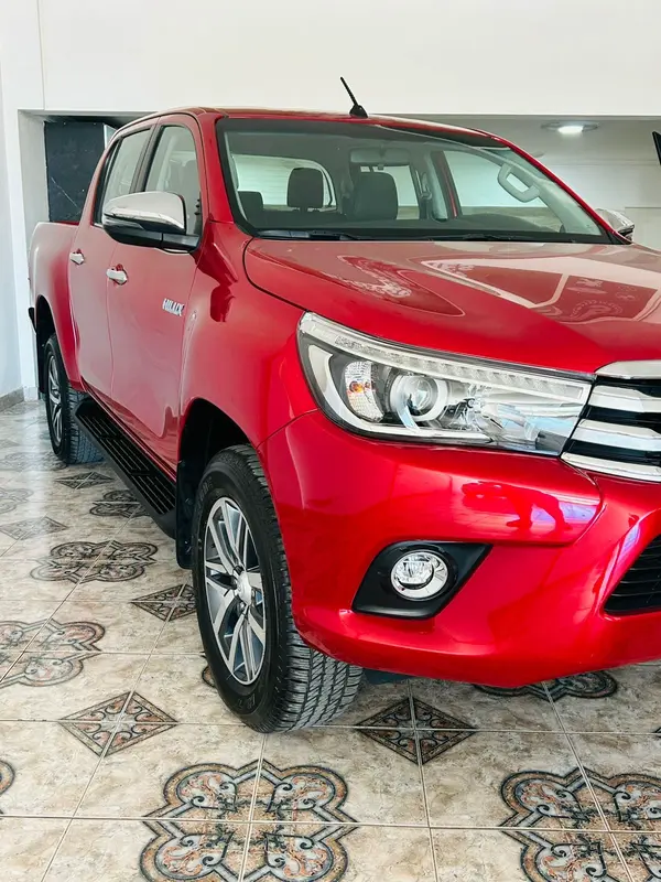 Mira esta publicación de Toyota Hilux 2018 en Motordil