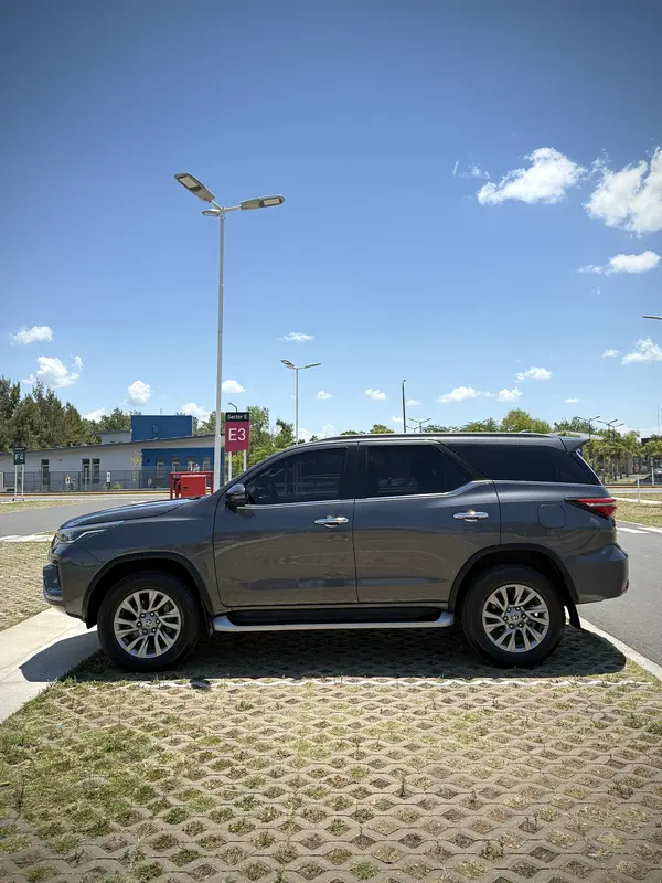 Mira esta publicación de Toyota SW4 2023 en Motordil