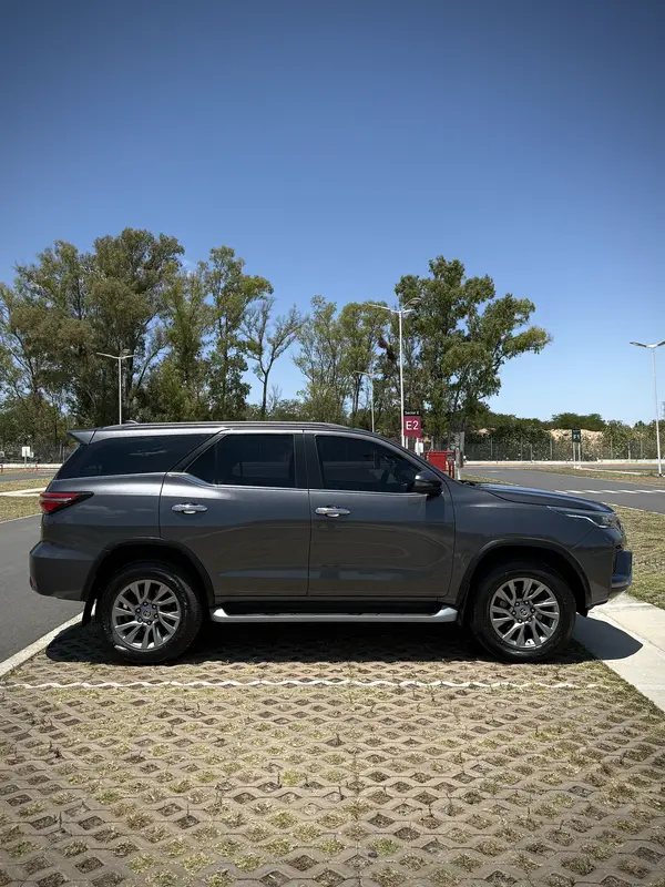 Mira esta publicación de Toyota SW4 2023 en Motordil